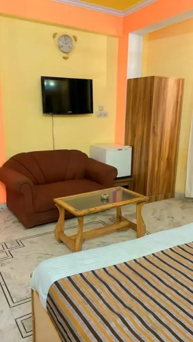 Gyan Hotel