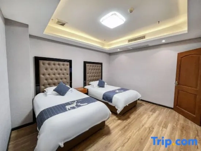Premier Quadruple Suite
