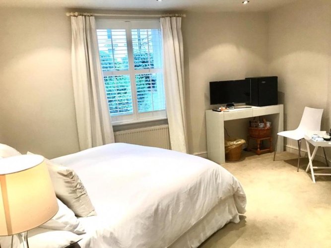 Deluxe Double Basement room
