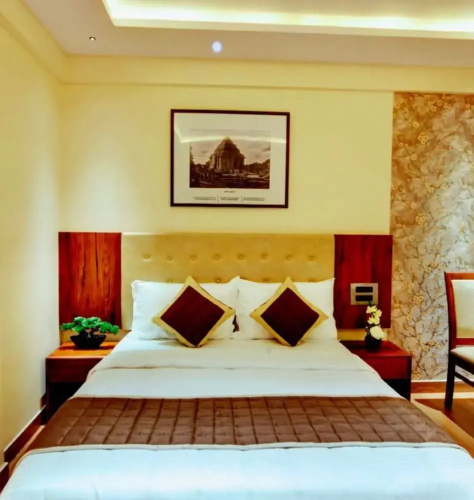 Ahom Comfort