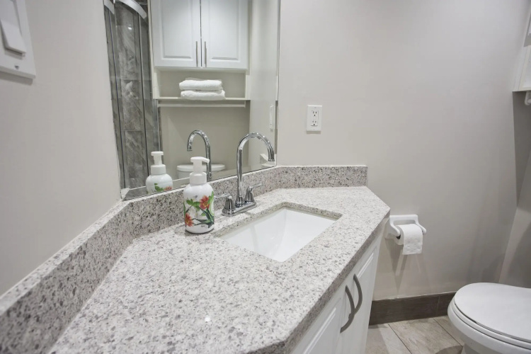 Toronto Rooms and Suites