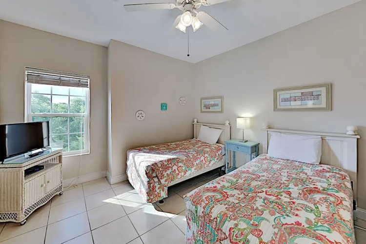 301ambvi 4 Bedroom Condo
