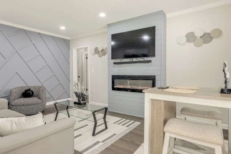 2 Bedrooms Apartment