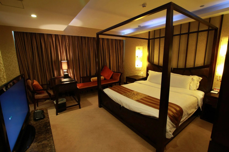 Fortune Hotel