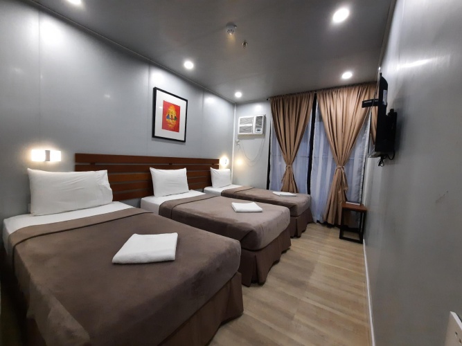 Standard Triple room