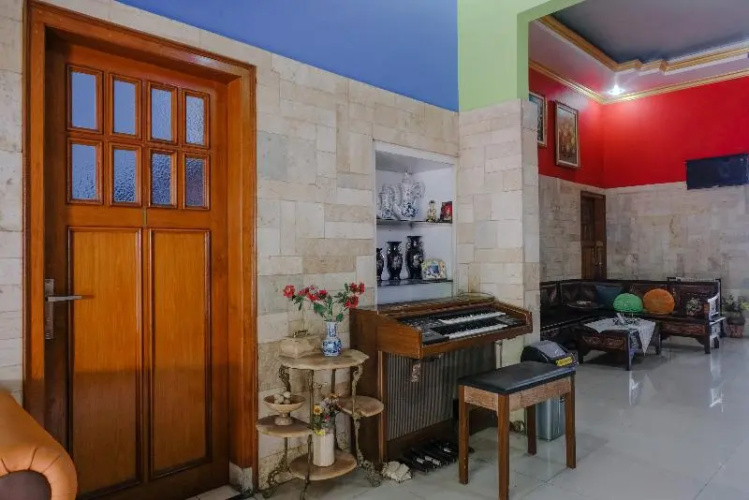 Amalia Guest House by OYO Rooms