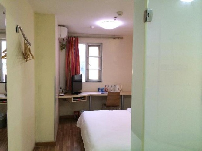 Standard Twin room with balcony