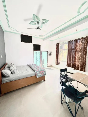 Bhoora House