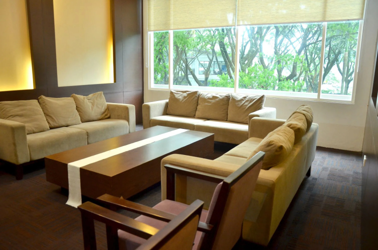 Grand Cakra Hotel