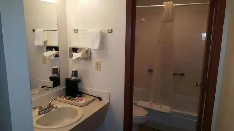 Tillicum Inn