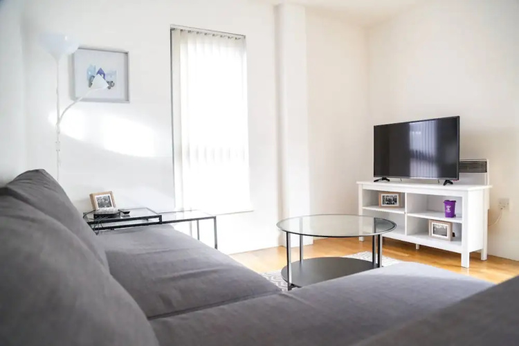 Henry Street - Apt 20