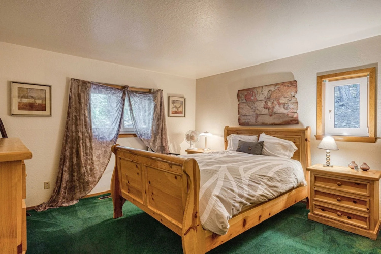 11640 St Bernard Dr - 6 Br Home