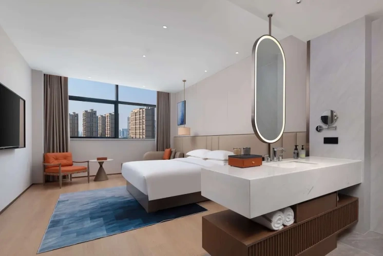 Deluxe Double room with city view
