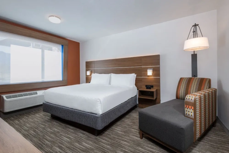 1 Bedroom Suite