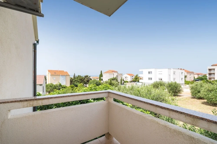 1 Bedroom Apartment with balcony and with garden view