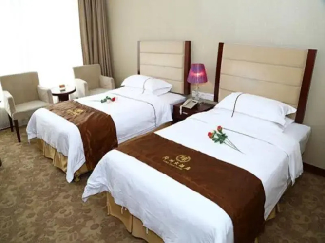 Longzhou Hotel