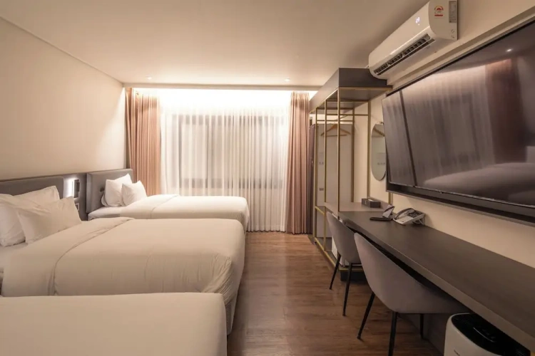 Superior Triple room