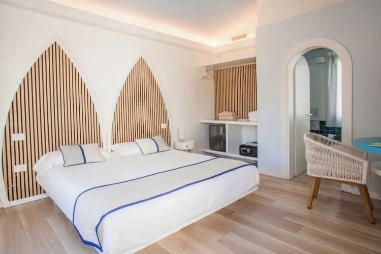 Quadruple Family Suite with sea view