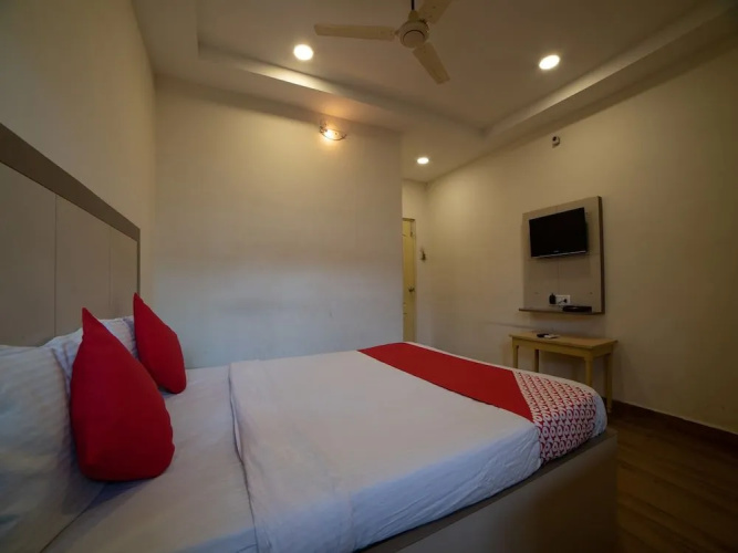 Oyo 45408 Hotel Ambassador