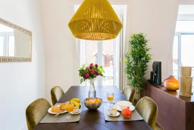 2 Beautiful Suites Upscale Flat Embracing Tejo!