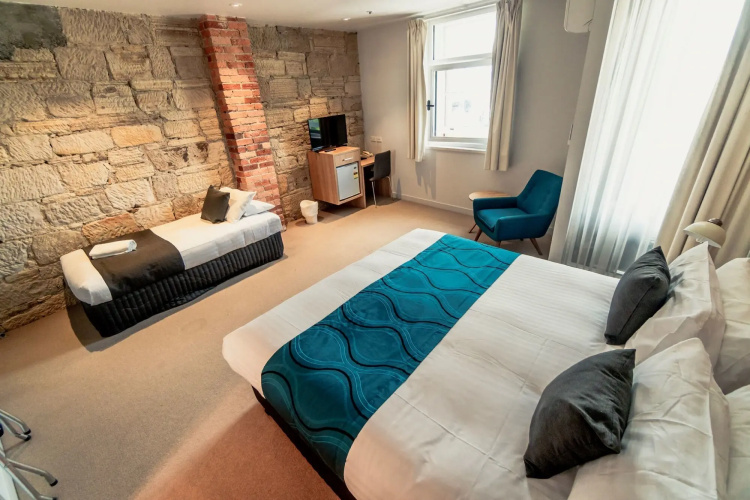 Customs House Hotel