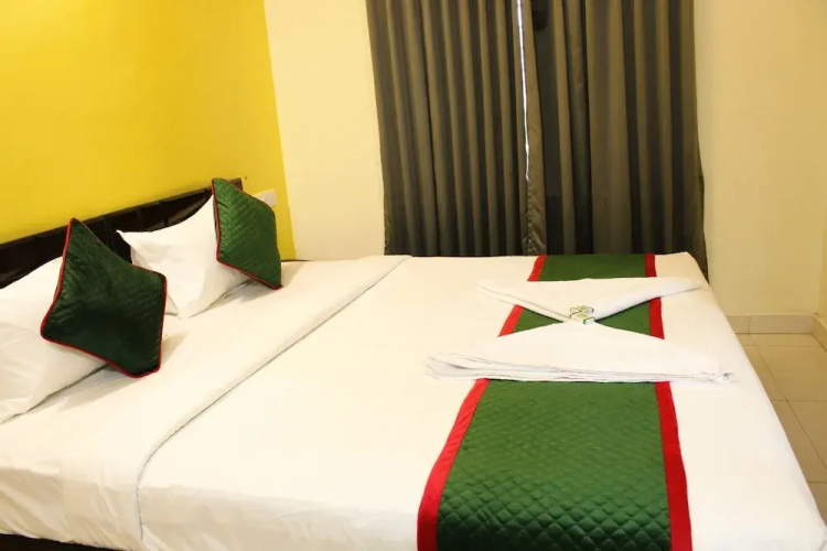 Hotel Crystal Suites