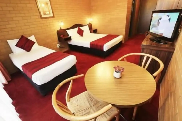 Economy Triple room with balcony