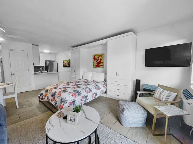 Inlet Sands - 204 - Studio home by RedAwning