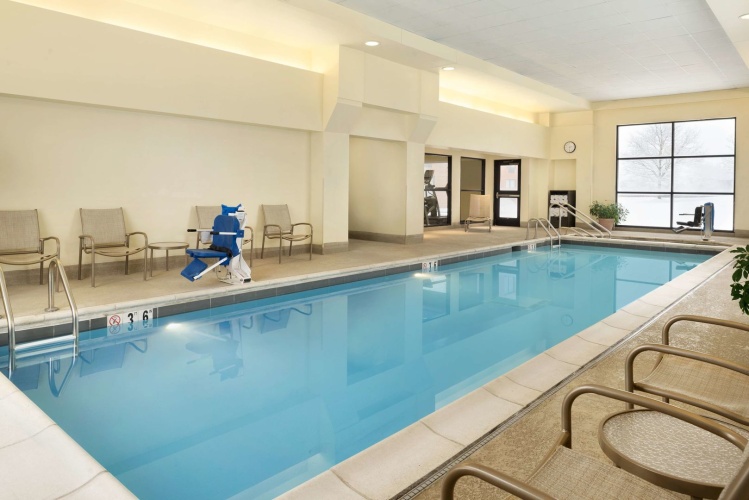 DoubleTree by Hilton Hotel Milwaukee - Brookfield photo 16