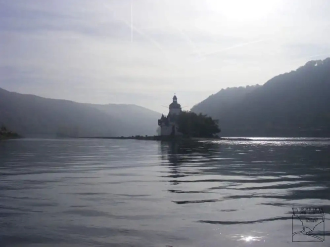 Elisabeth on the Loreley