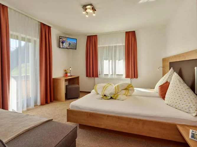 2 Bedrooms Apartment