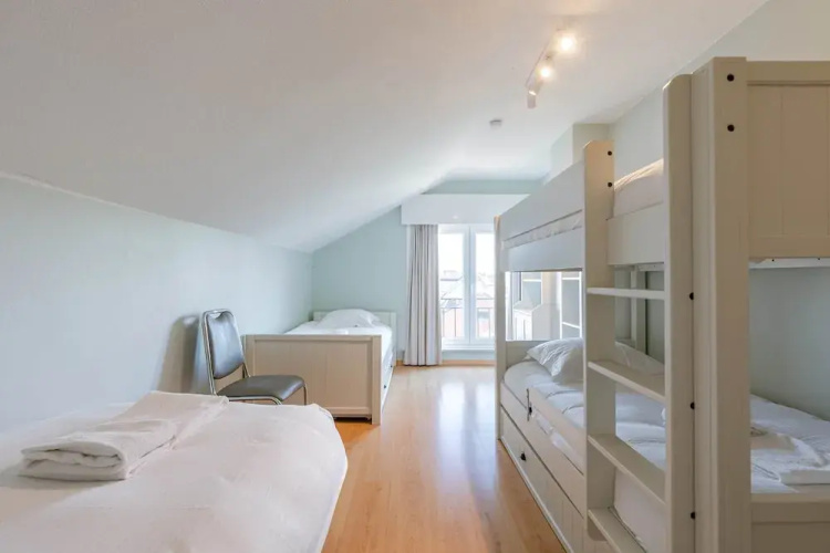 Huswell - Villa Near Beach With Double Parking