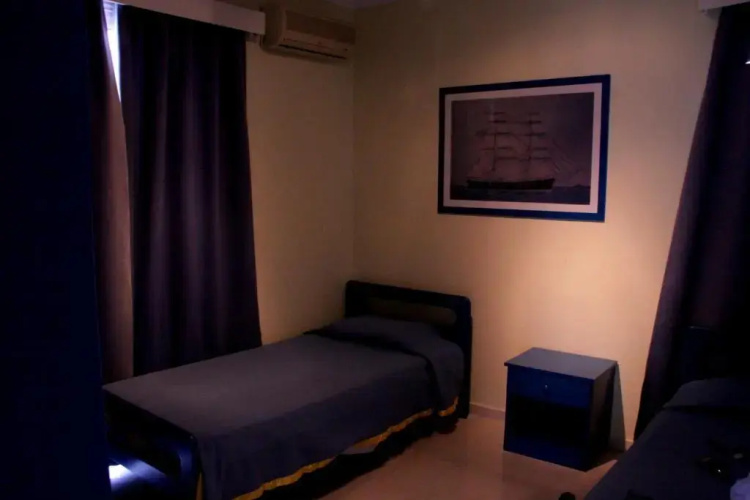 2 Bedrooms Apartment with partial sea view