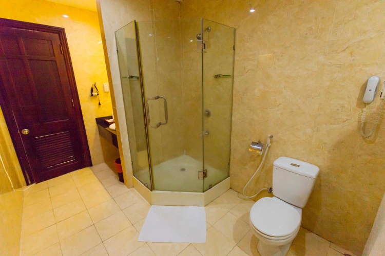 Suite with city view