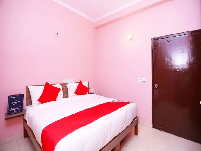 OYO Flagship 14774 Sector 14 Gurgaon