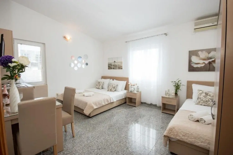 Triple room