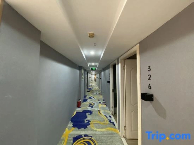 CMAX Hotel