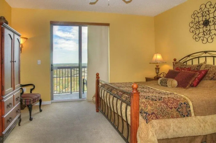Margate 2309 by RedAwning