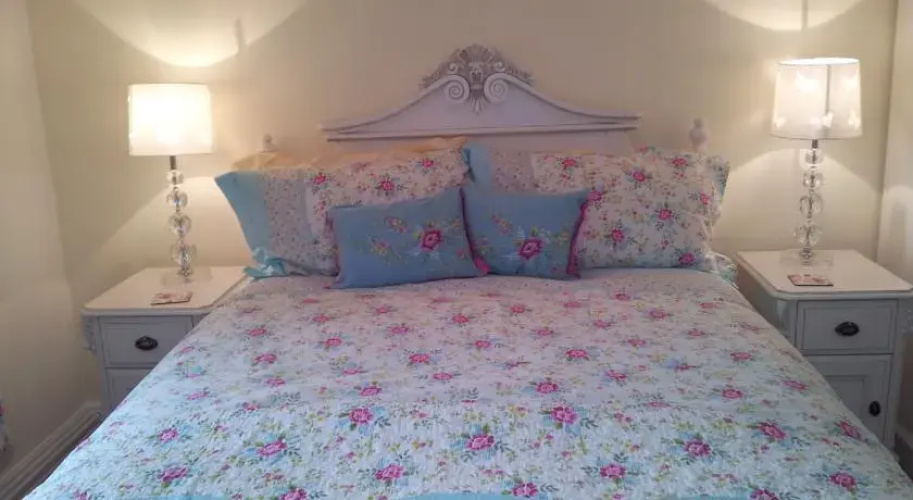 Cranleigh Bed  Breakfast