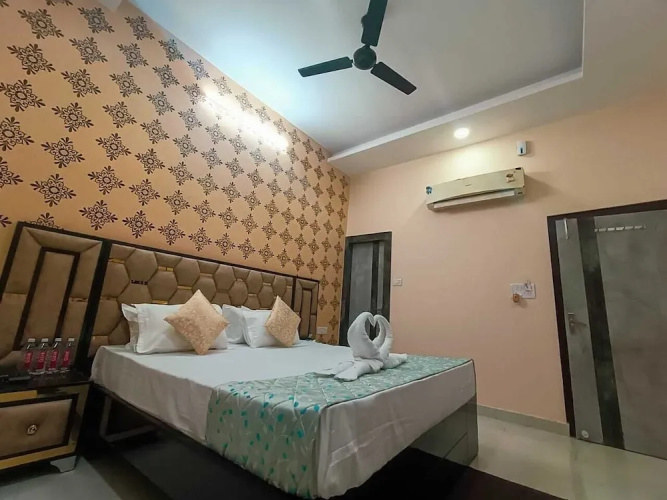 Hotel Chotiwala – 10 Mins from Kashi Vishwanath Temple