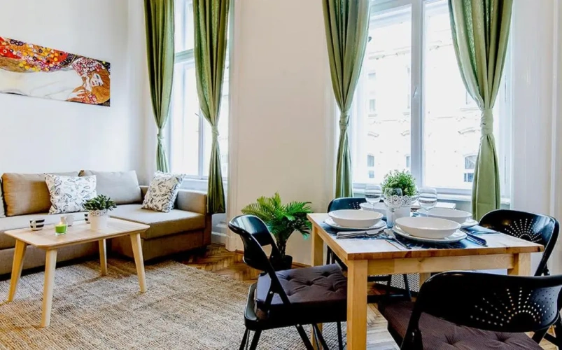 2 Bedrooms Apartment
