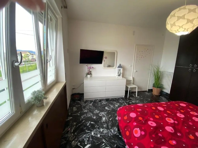 2 Bedrooms Cottage