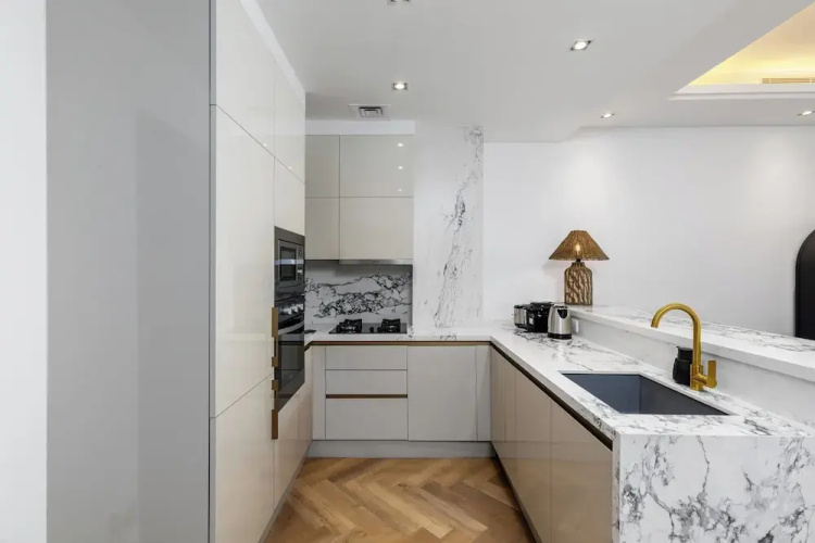 Waves - Premium Seaside Retreat With Private Beach