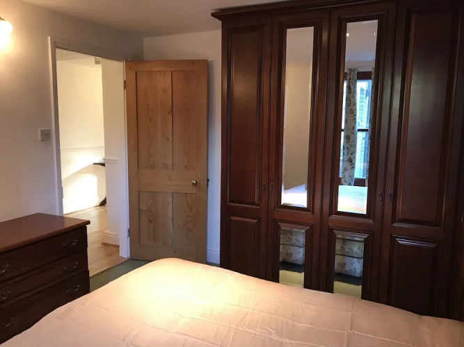 Melrose Lodge 4-bedroom house 1-bed flat