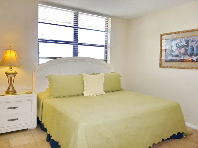 Beachfront Condo With Pool/views From two Balconies
