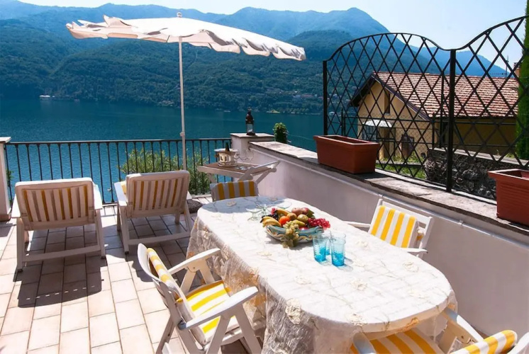 Lake Como Apartments