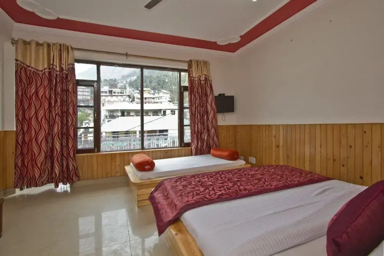OYO 4605 Hotel Aakarsh