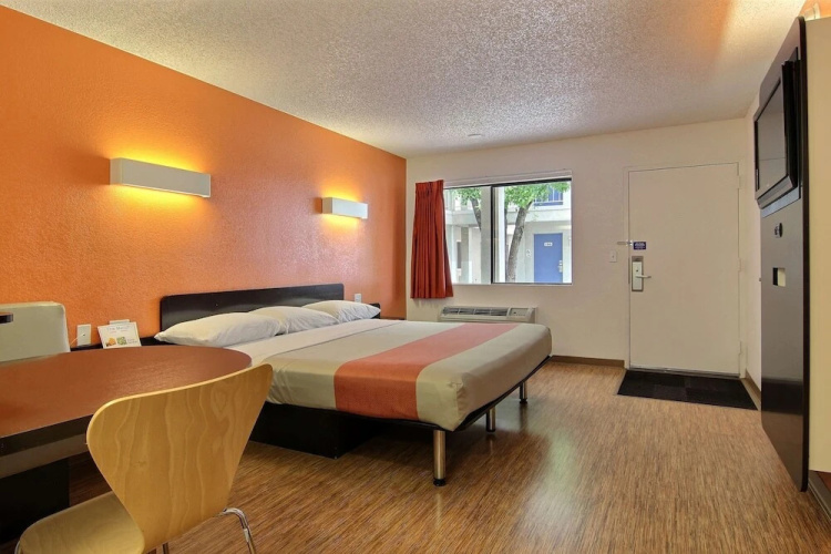 Ashley Hotel and Suites
