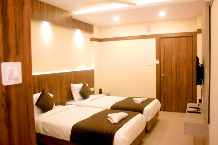 Standard Triple room