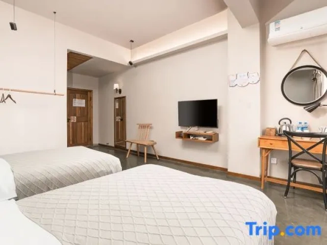 Standard Double room with partial ocean view